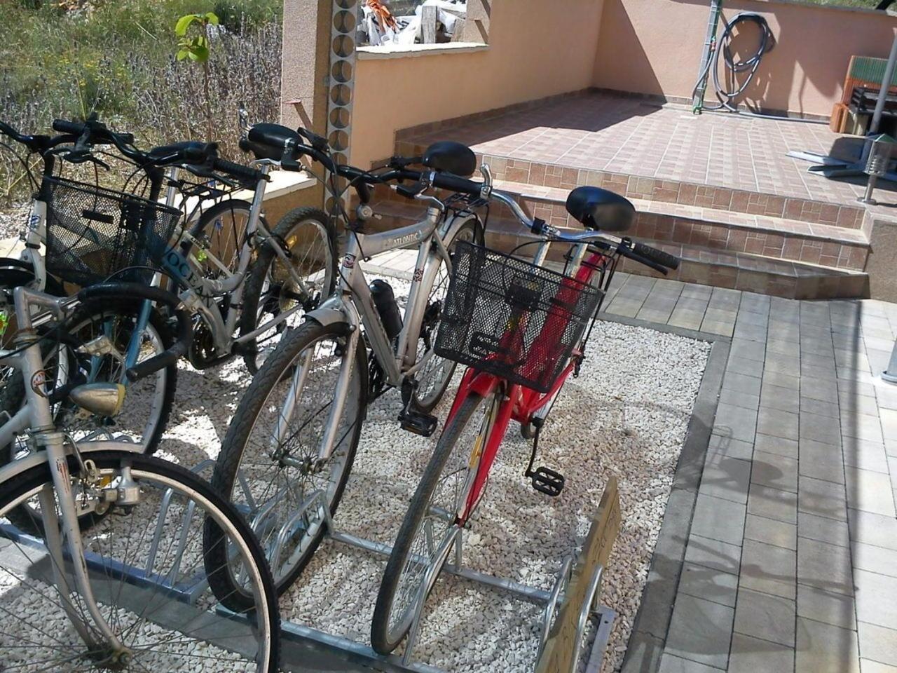 Apartments Antonija - Fitness Vinišće エクステリア 写真